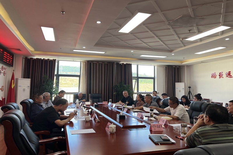 路橋集團(tuán)召開“共建三十載，同行筑路夢(mèng)”座談會(huì)